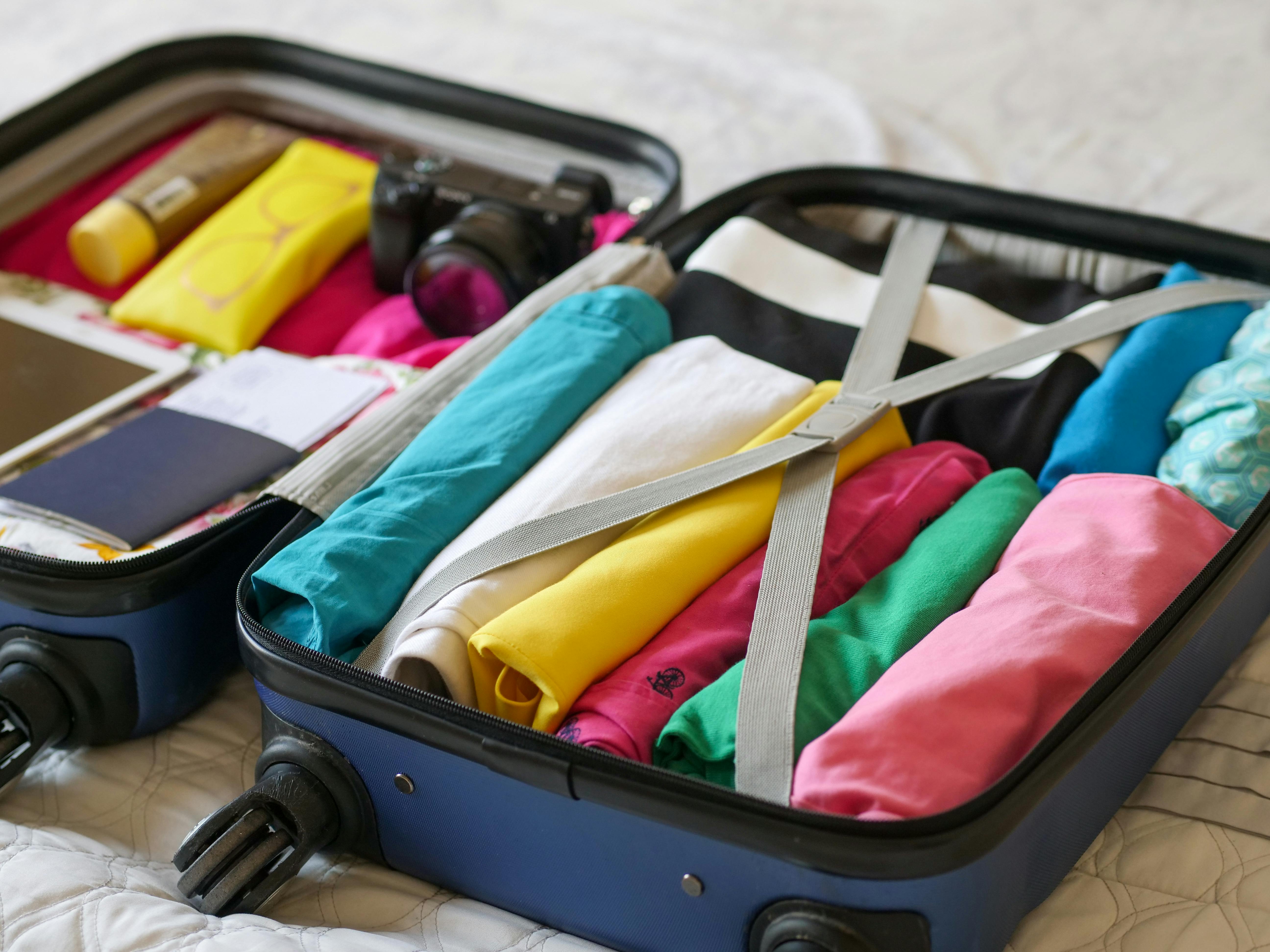 How to Pack a Suitcase: Expert Tips for Saving Space