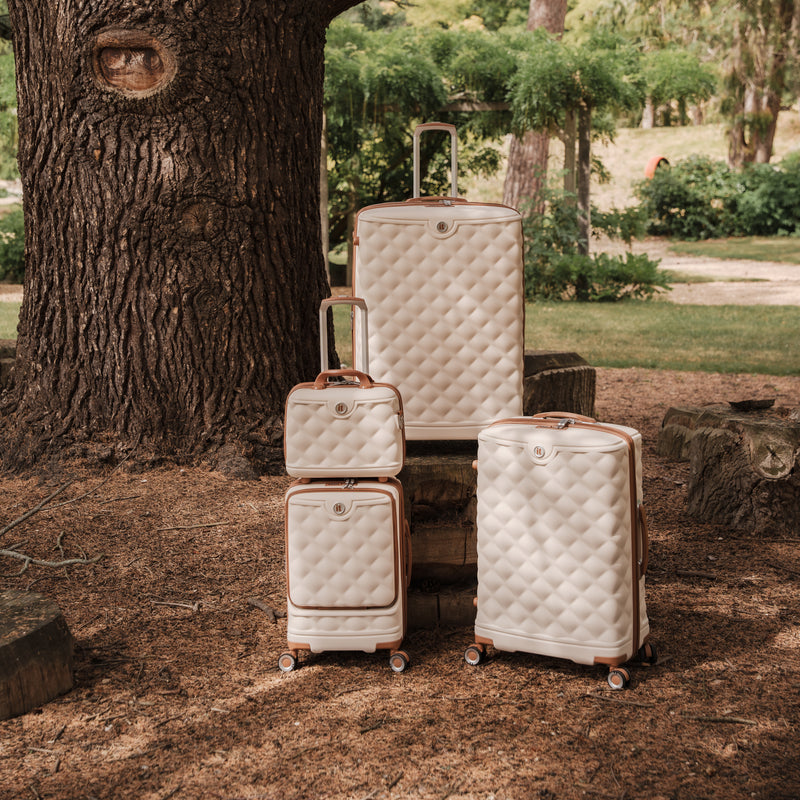 Indulging - Cabin with Pocket (Crème)