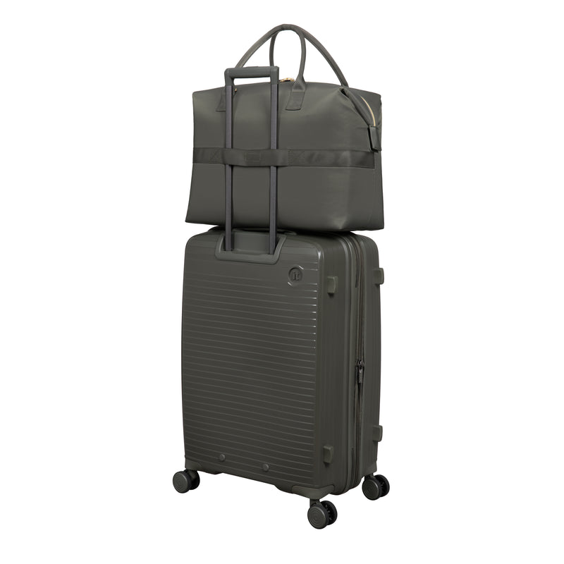 It Luggage Charmer Holdall Olive Night it-luggage-charmer-holdall-olive-night