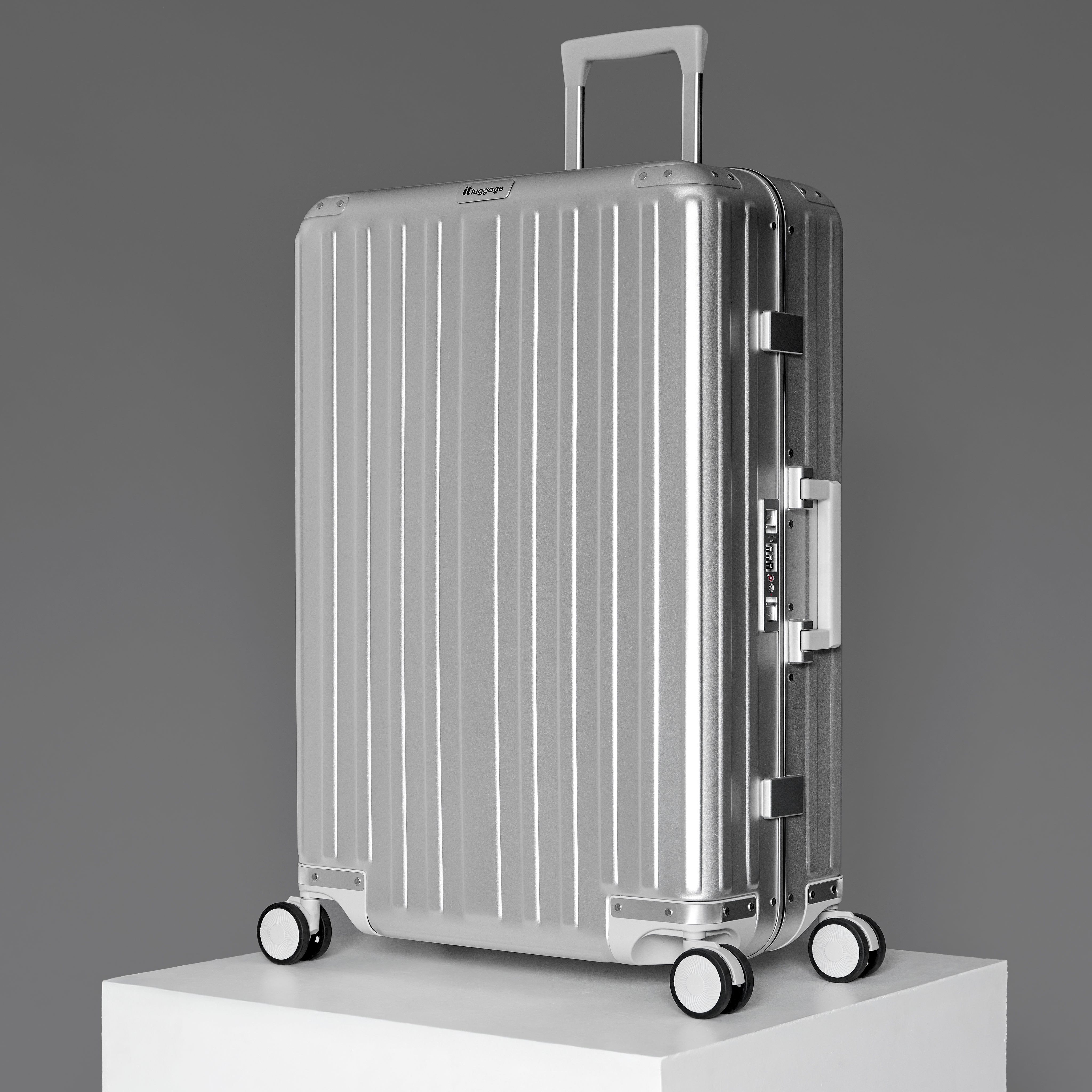 it Luggage | Forcefield