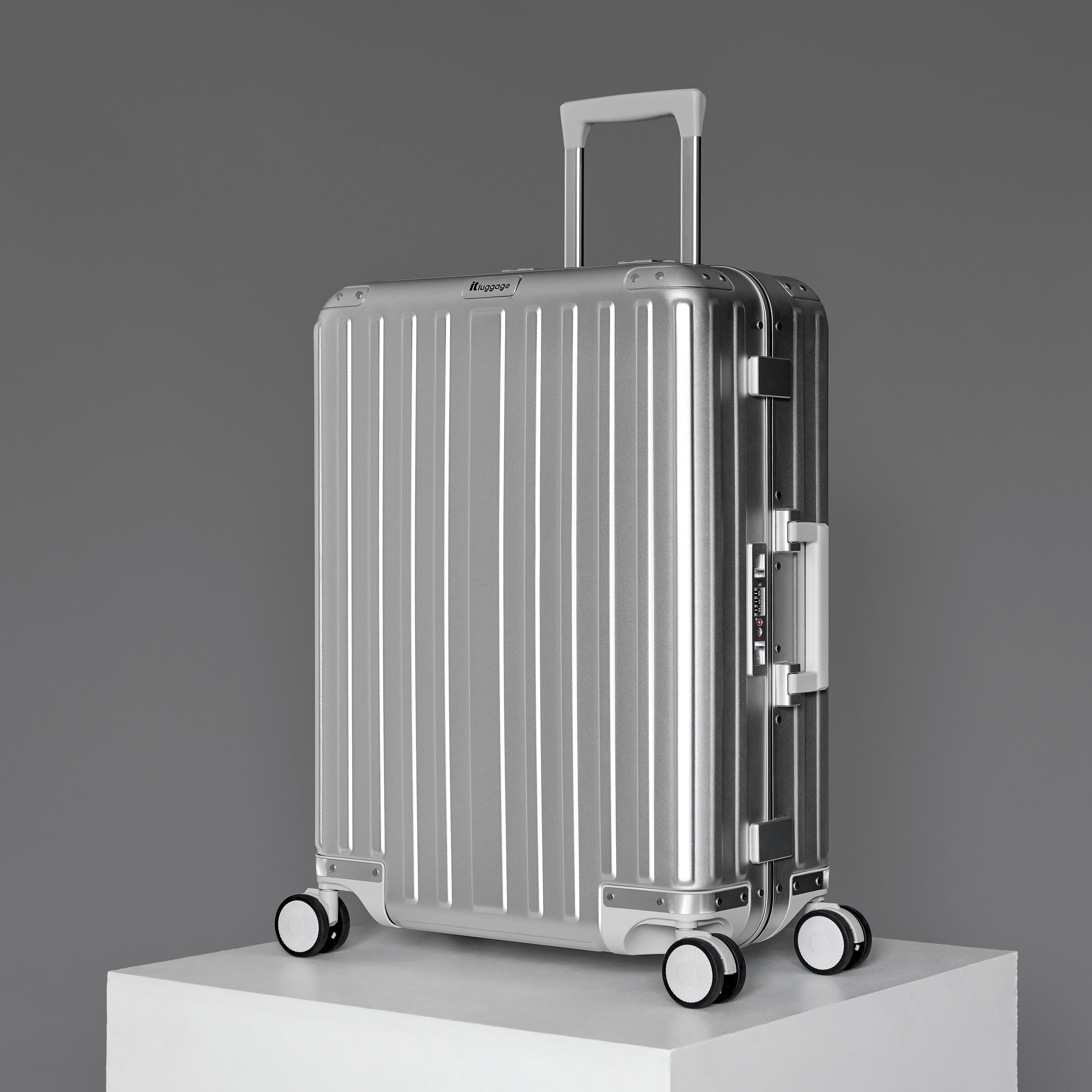 it Luggage | Forcefield