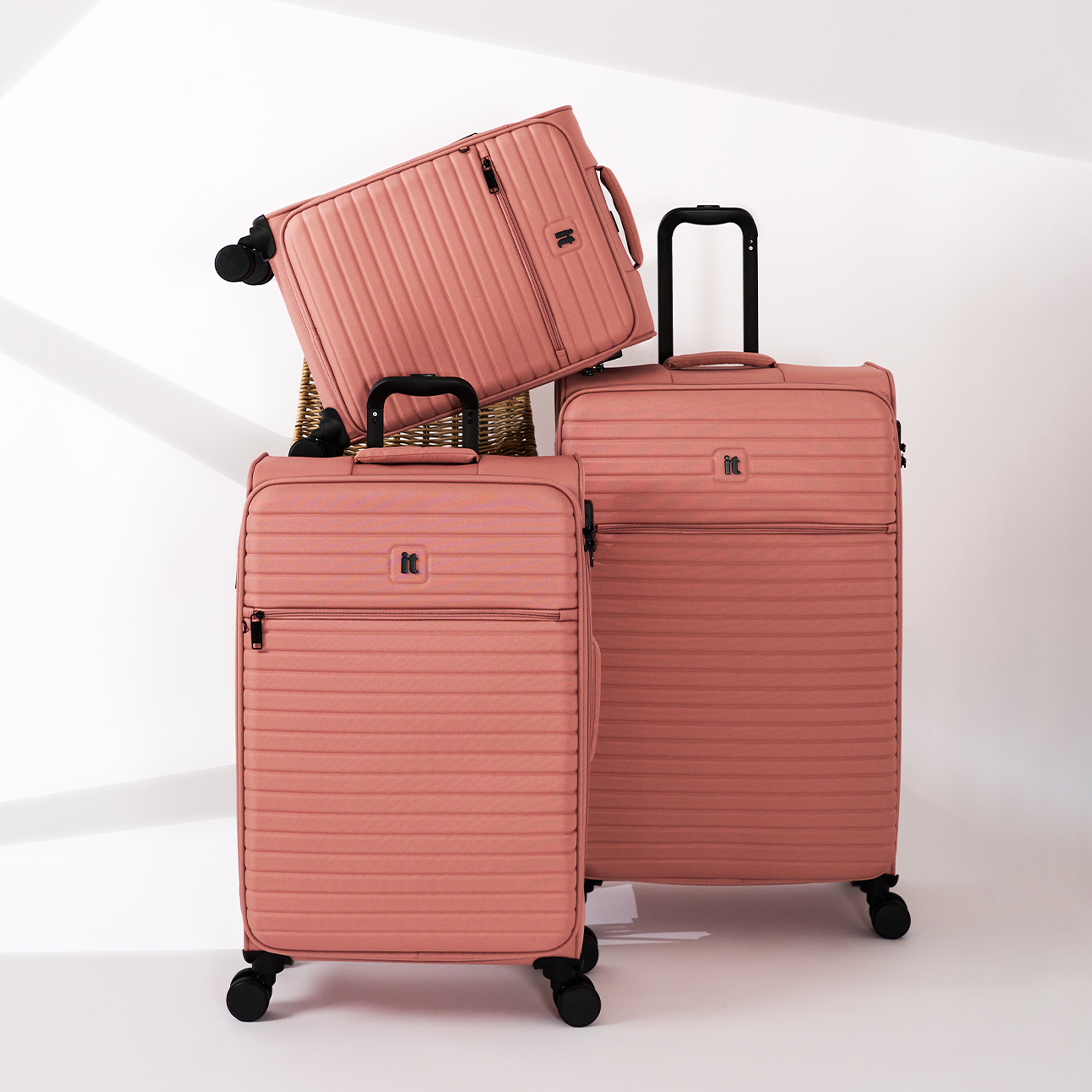 it Luggage | Lineation - Large (Cameo Blush)