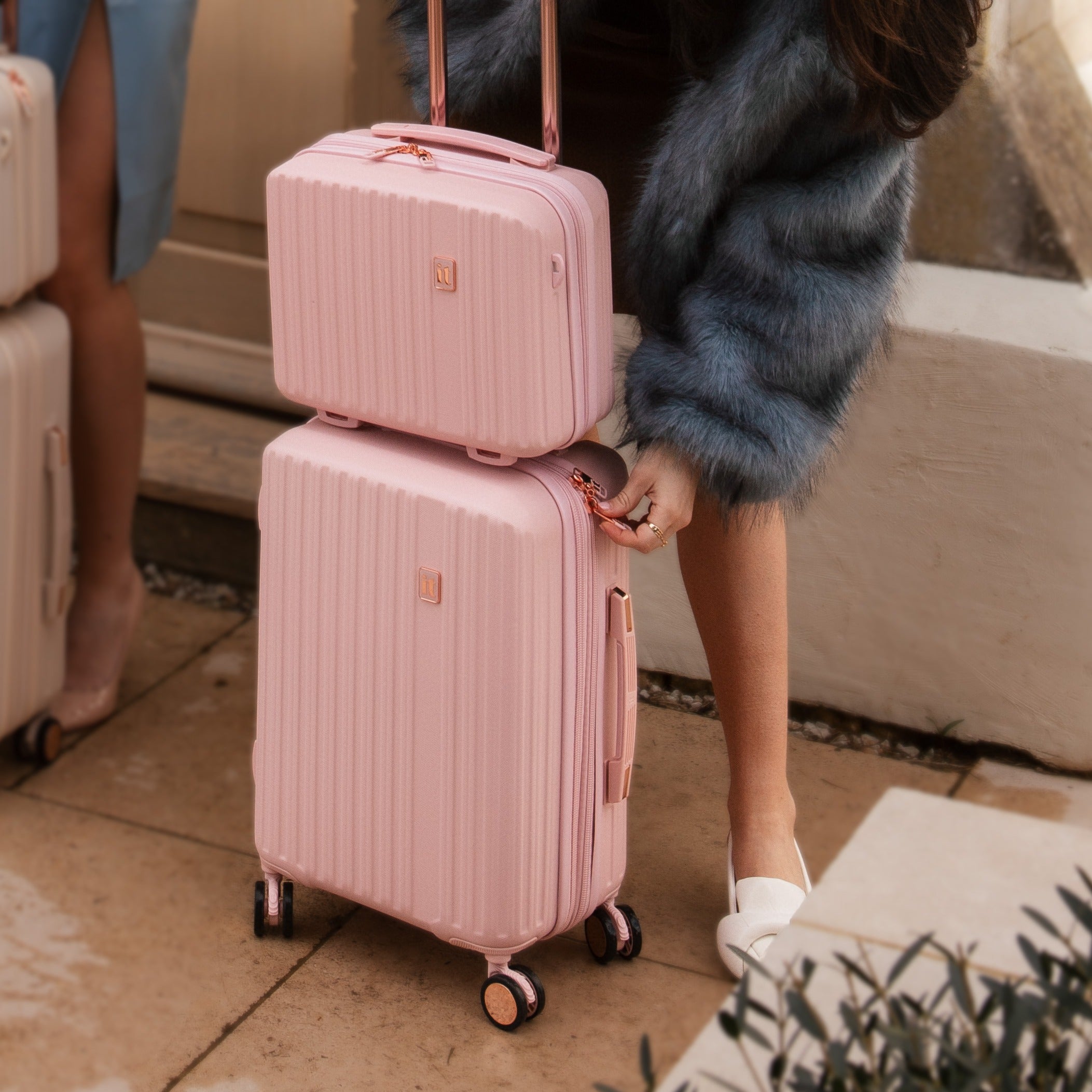 it Luggage | Luxuriant - Cabin (Potpourri Pink)