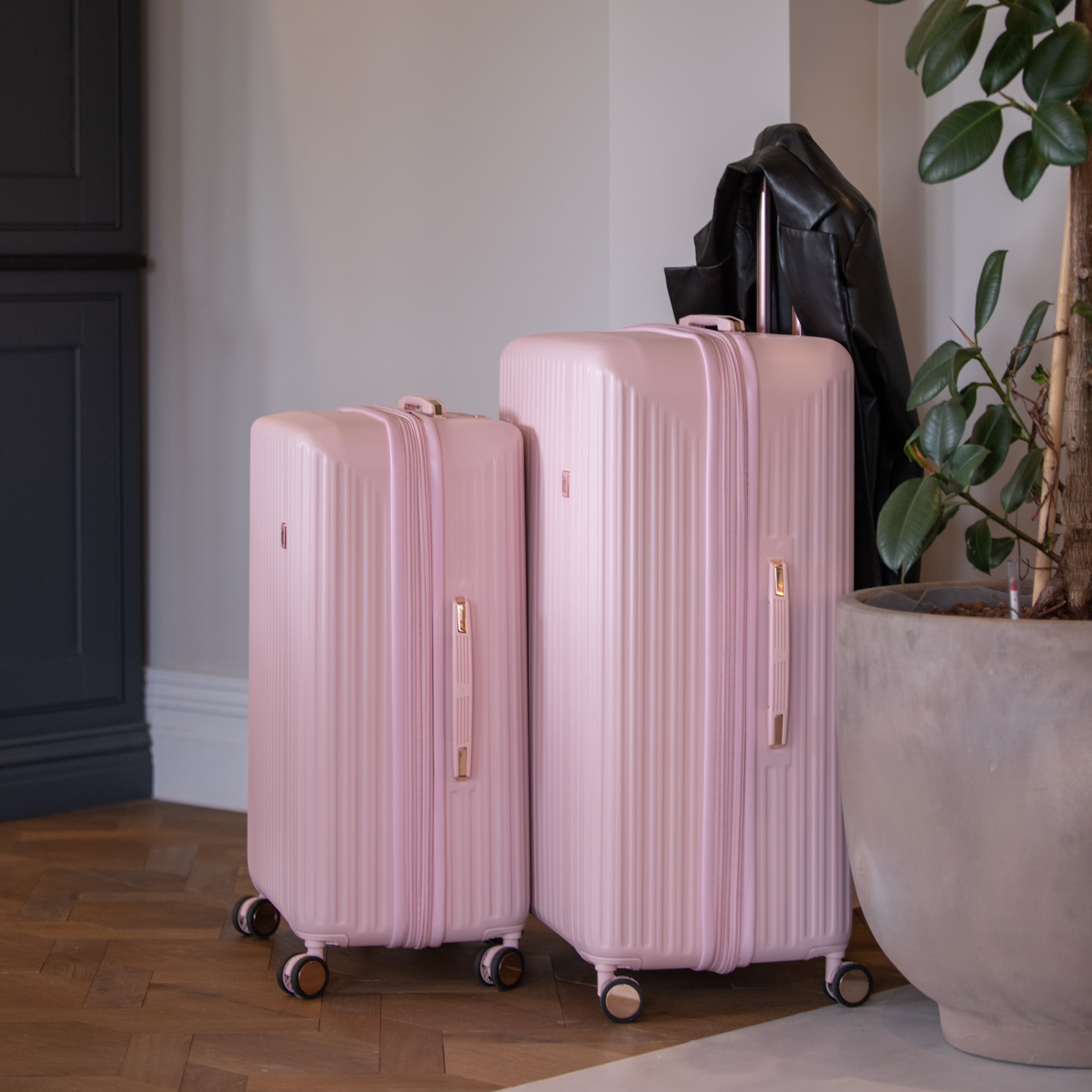 ララグラント ピンク80L it Luggage | Luxuriant - Large (Potpourri Pink)
