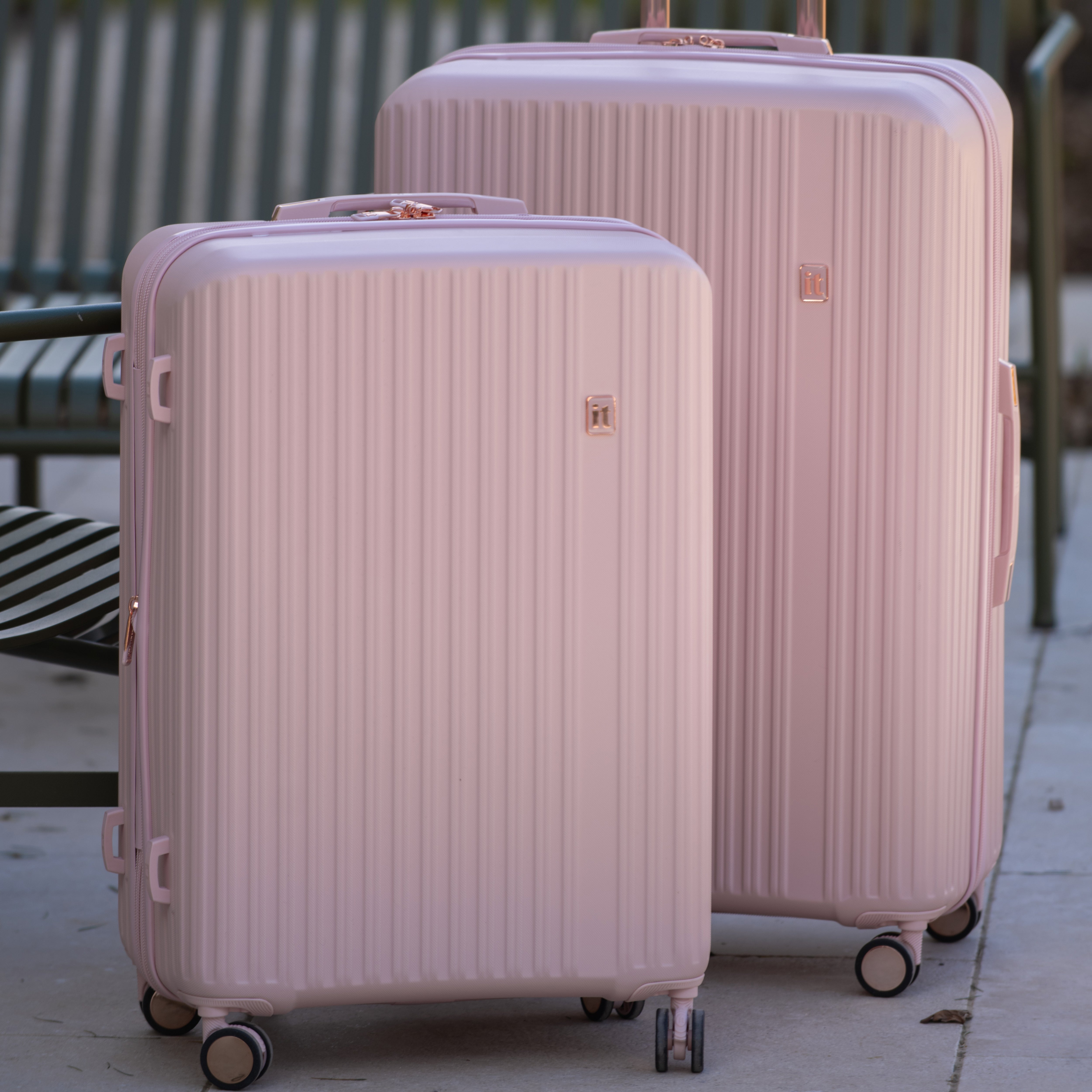 it Luggage | Luxuriant - Medium (Potpourri Pink)
